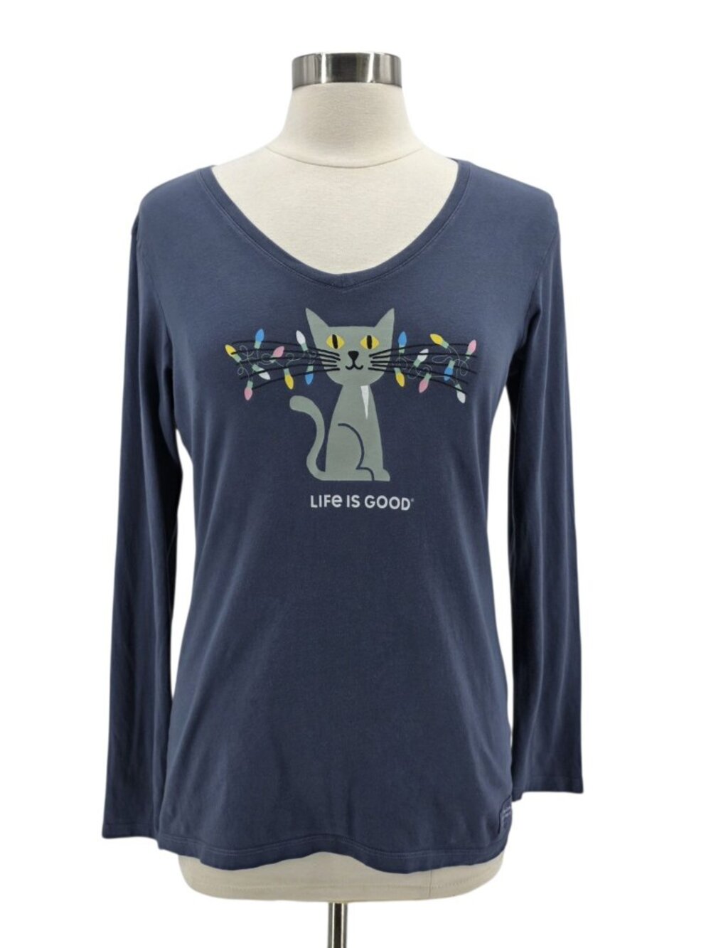 Life Is Good Womens Medium Top Crusher Lite Christmas Cat Lights Long Sleeve